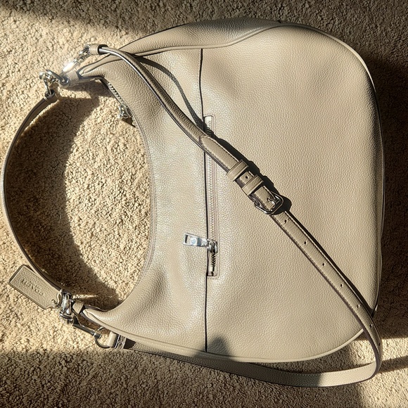 Coach Taupe Pebbled Leather Hobo Bag *EUC* - Picture 2 of 13